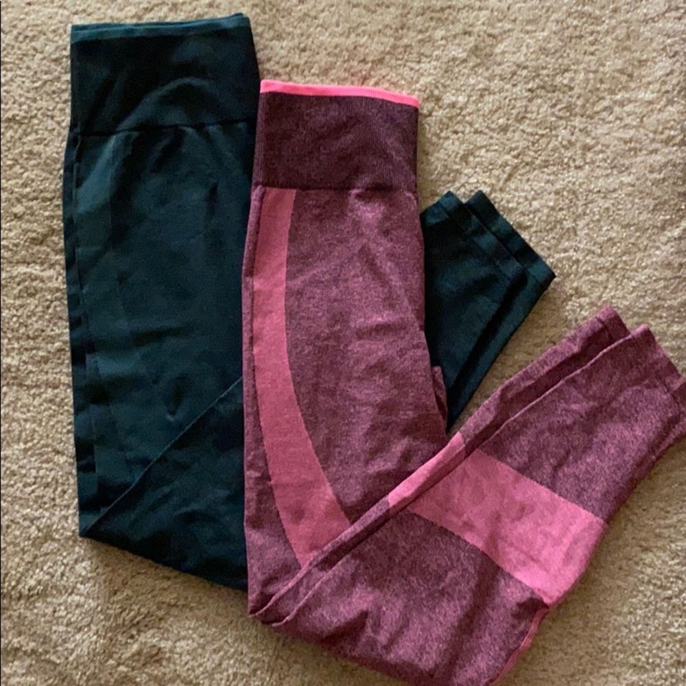 Victoria’s Secret Pink leggings